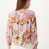 222013402 1023 070 blusa ampla floral acafrao