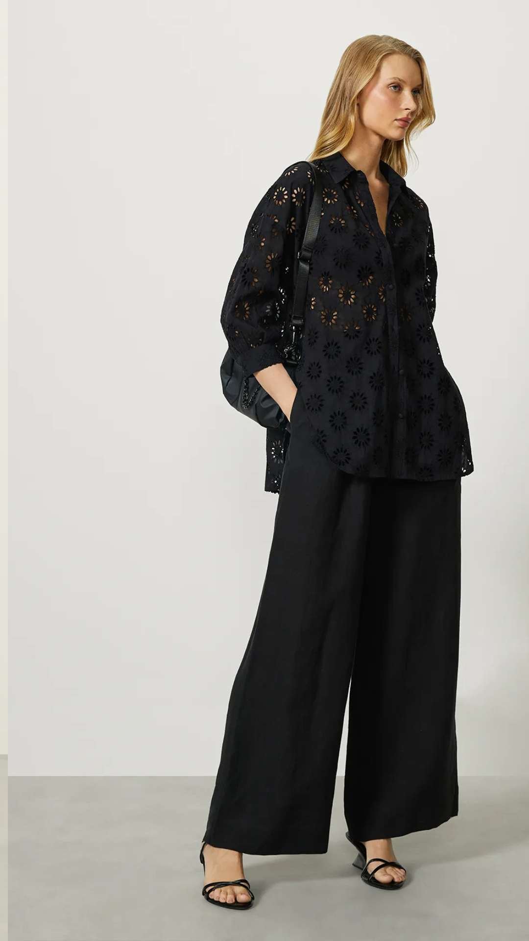 CAMISA AMPLA LAISE PRETO SHOULDER
