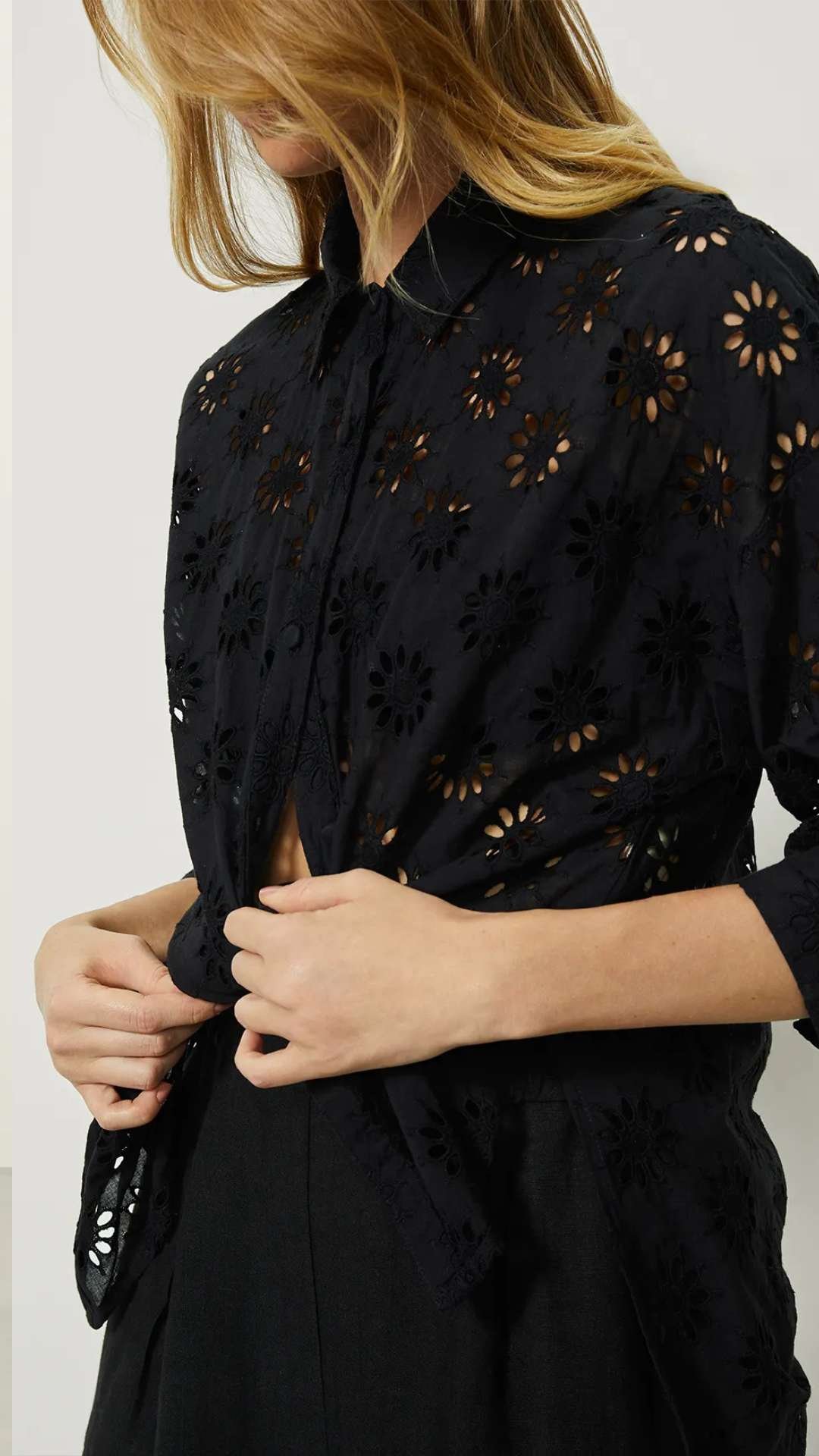 CAMISA AMPLA LAISE PRETO SHOULDER
